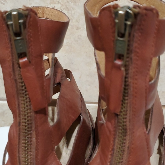 ZiGiny strappy leather ankle booties heels… - Picture 7 of 10